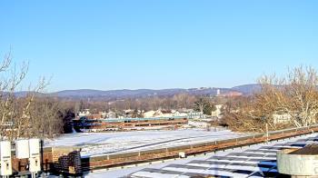 Weather camera view of Haverstraw Elementary School.