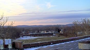 Weather camera view of Haverstraw Elementary School.