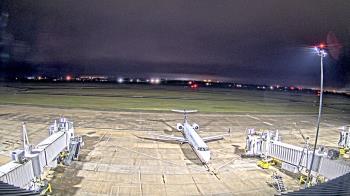 Weather camera view of Lake Charles Rgnl Arpt terminal bldg.
