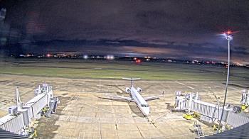 Weather camera view of Lake Charles Rgnl Arpt terminal bldg.