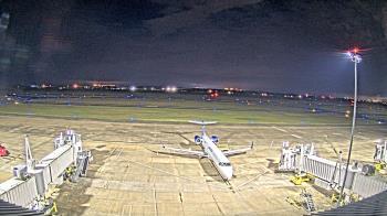 Weather camera view of Lake Charles Rgnl Arpt terminal bldg.