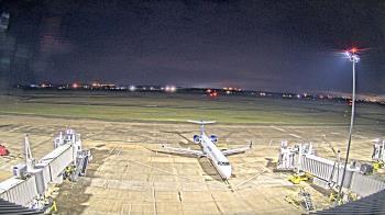 Weather camera view of Lake Charles Rgnl Arpt terminal bldg.