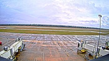 Weather camera view of Lake Charles Rgnl Arpt terminal bldg.