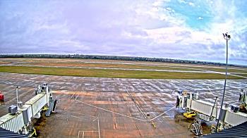 Weather camera view of Lake Charles Rgnl Arpt terminal bldg.