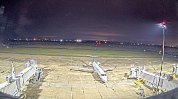 Weather camera view of Lake Charles Rgnl Arpt terminal bldg.