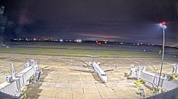 Weather camera view of Lake Charles Rgnl Arpt terminal bldg.