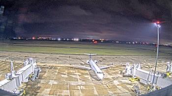 Weather camera view of Lake Charles Rgnl Arpt terminal bldg.