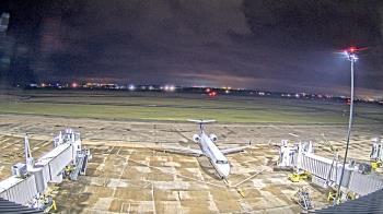 Weather camera view of Lake Charles Rgnl Arpt terminal bldg.
