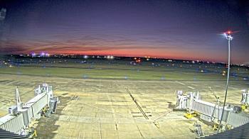 Weather camera view of Lake Charles Rgnl Arpt terminal bldg.