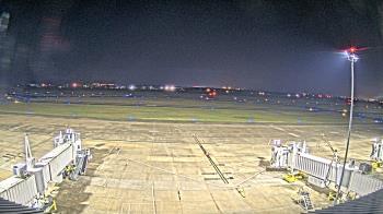 Weather camera view of Lake Charles Rgnl Arpt terminal bldg.
