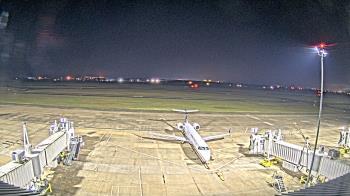 Weather camera view of Lake Charles Rgnl Arpt terminal bldg.
