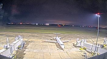 Weather camera view of Lake Charles Rgnl Arpt terminal bldg.
