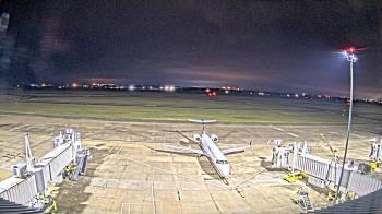 Weather camera view of Lake Charles Rgnl Arpt terminal bldg.