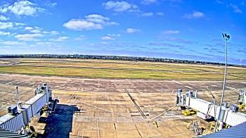 Weather camera view of Lake Charles Rgnl Arpt terminal bldg.