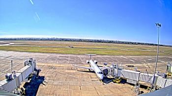 Weather camera view of Lake Charles Rgnl Arpt terminal bldg.