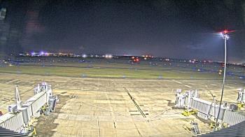 Weather camera view of Lake Charles Rgnl Arpt terminal bldg.
