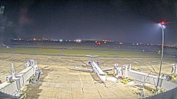 Weather camera view of Lake Charles Rgnl Arpt terminal bldg.