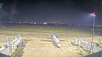Weather camera view of Lake Charles Rgnl Arpt terminal bldg.