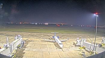 Weather camera view of Lake Charles Rgnl Arpt terminal bldg.