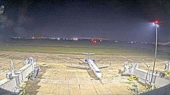Weather camera view of Lake Charles Rgnl Arpt terminal bldg.