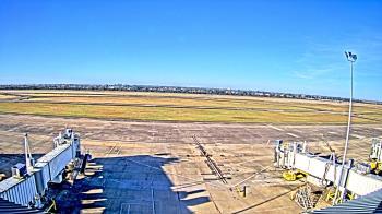 Weather camera view of Lake Charles Rgnl Arpt terminal bldg.