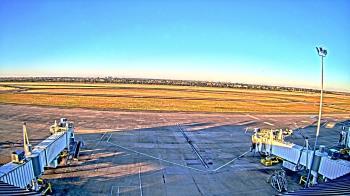 Weather camera view of Lake Charles Rgnl Arpt terminal bldg.