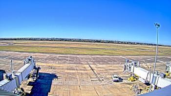 Weather camera view of Lake Charles Rgnl Arpt terminal bldg.