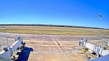 Weather camera view of Lake Charles Rgnl Arpt terminal bldg.