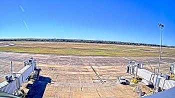 Weather camera view of Lake Charles Rgnl Arpt terminal bldg.