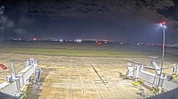 Weather camera view of Lake Charles Rgnl Arpt terminal bldg.
