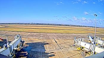 Weather camera view of Lake Charles Rgnl Arpt terminal bldg.