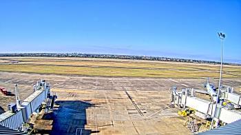 Weather camera view of Lake Charles Rgnl Arpt terminal bldg.