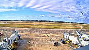Weather camera view of Lake Charles Rgnl Arpt terminal bldg.