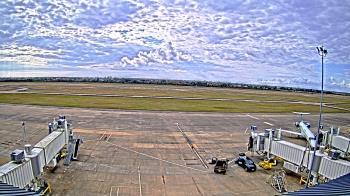 Weather camera view of Lake Charles Rgnl Arpt terminal bldg.