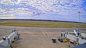 Weather camera view of Lake Charles Rgnl Arpt terminal bldg.