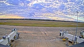 Weather camera view of Lake Charles Rgnl Arpt terminal bldg.