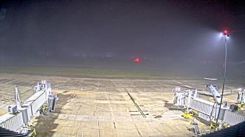 Weather camera view of Lake Charles Rgnl Arpt terminal bldg.