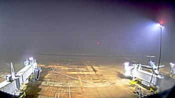 Weather camera view of Lake Charles Rgnl Arpt terminal bldg.