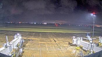 Weather camera view of Lake Charles Rgnl Arpt terminal bldg.