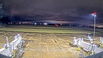 Weather camera view of Lake Charles Rgnl Arpt terminal bldg.