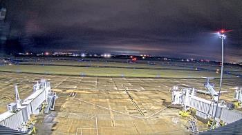 Weather camera view of Lake Charles Rgnl Arpt terminal bldg.