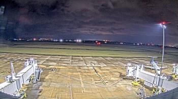 Weather camera view of Lake Charles Rgnl Arpt terminal bldg.