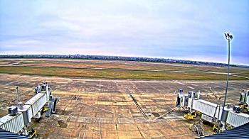 Weather camera view of Lake Charles Rgnl Arpt terminal bldg.
