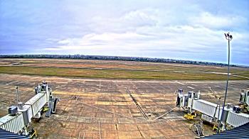 Weather camera view of Lake Charles Rgnl Arpt terminal bldg.