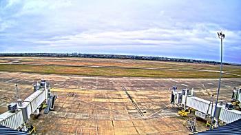 Weather camera view of Lake Charles Rgnl Arpt terminal bldg.