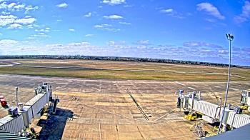 Weather camera view of Lake Charles Rgnl Arpt terminal bldg.