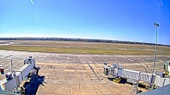 Weather camera view of Lake Charles Rgnl Arpt terminal bldg.