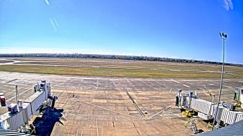 Weather camera view of Lake Charles Rgnl Arpt terminal bldg.