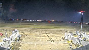 Weather camera view of Lake Charles Rgnl Arpt terminal bldg.