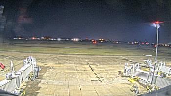 Weather camera view of Lake Charles Rgnl Arpt terminal bldg.